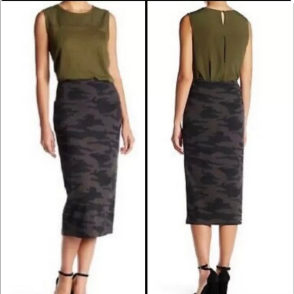 Sanctuary Camo Ponte Camouflage Skirt Size Small